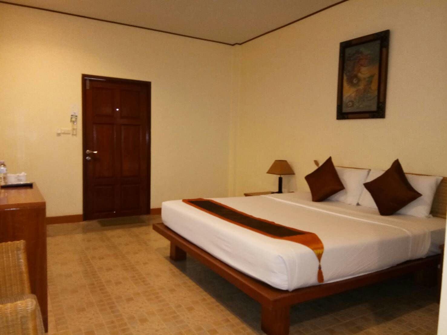 Golden Pine Beach Resort Pran Buri Esterno foto