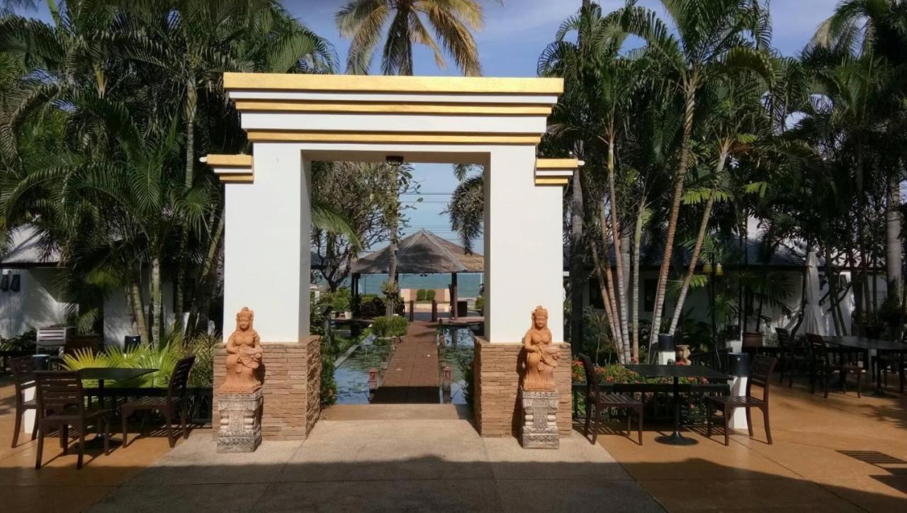 Golden Pine Beach Resort Pran Buri Esterno foto