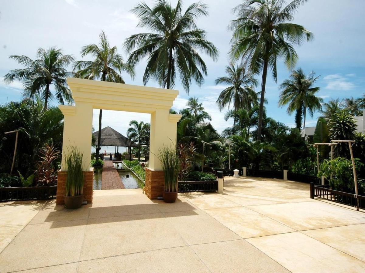 Golden Pine Beach Resort Pran Buri Esterno foto