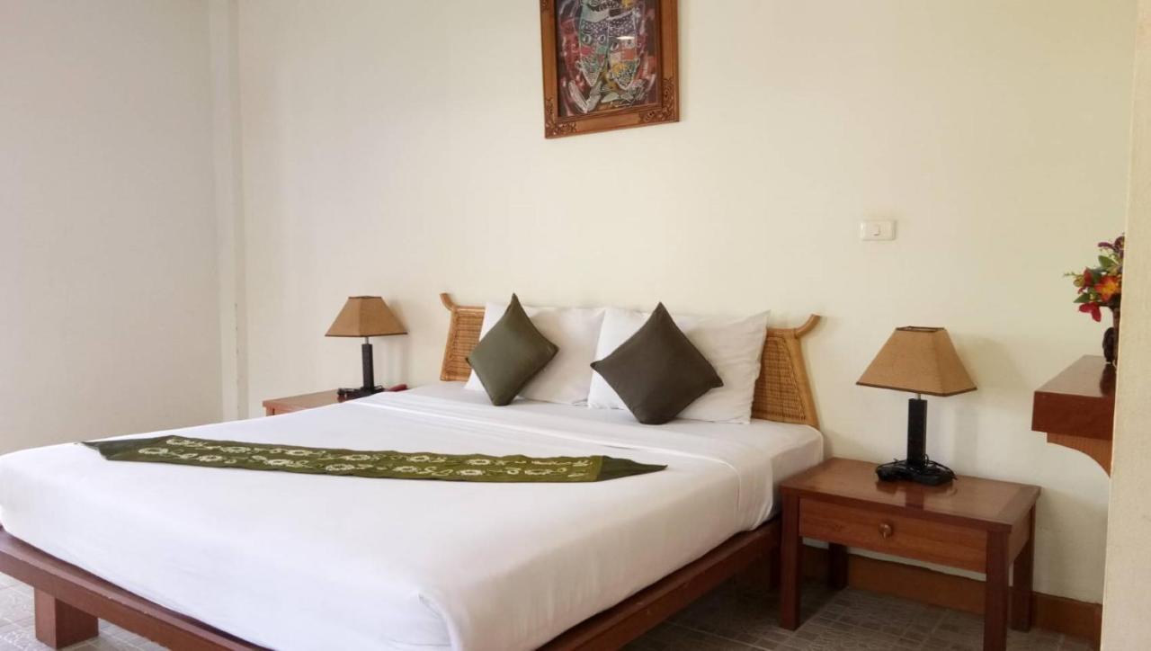 Golden Pine Beach Resort Pran Buri Esterno foto