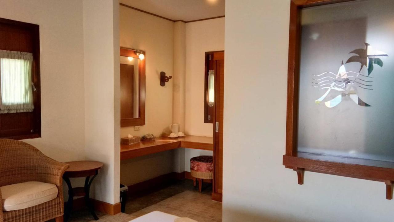 Golden Pine Beach Resort Pran Buri Esterno foto