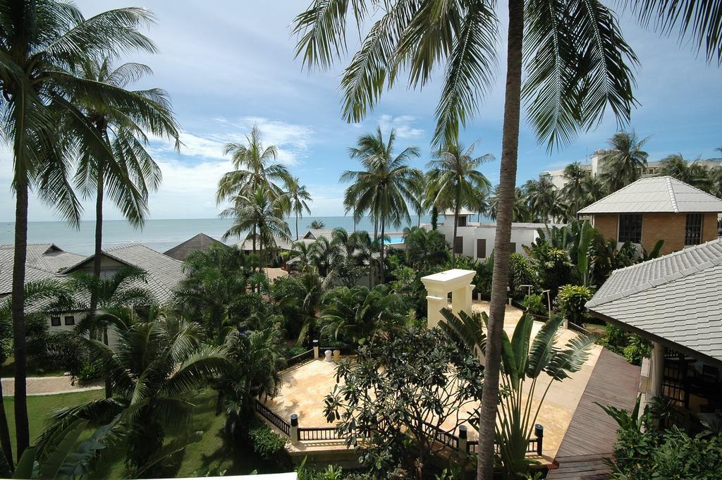 Golden Pine Beach Resort Pran Buri Esterno foto