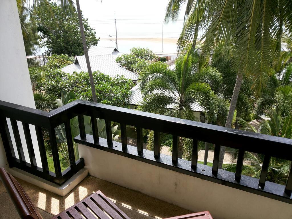 Golden Pine Beach Resort Pran Buri Esterno foto
