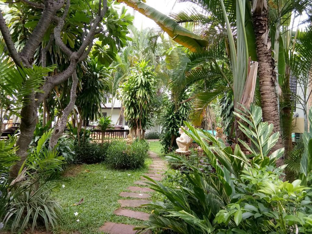 Golden Pine Beach Resort Pran Buri Esterno foto