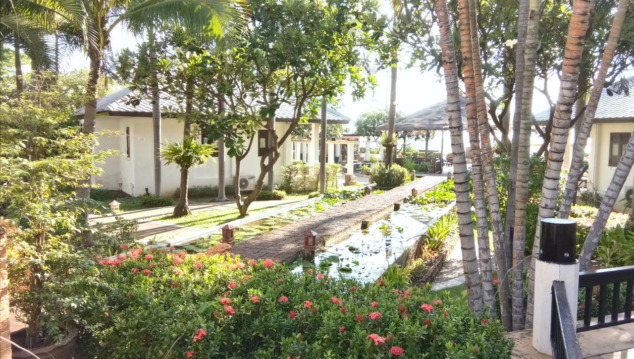 Golden Pine Beach Resort Pran Buri Esterno foto