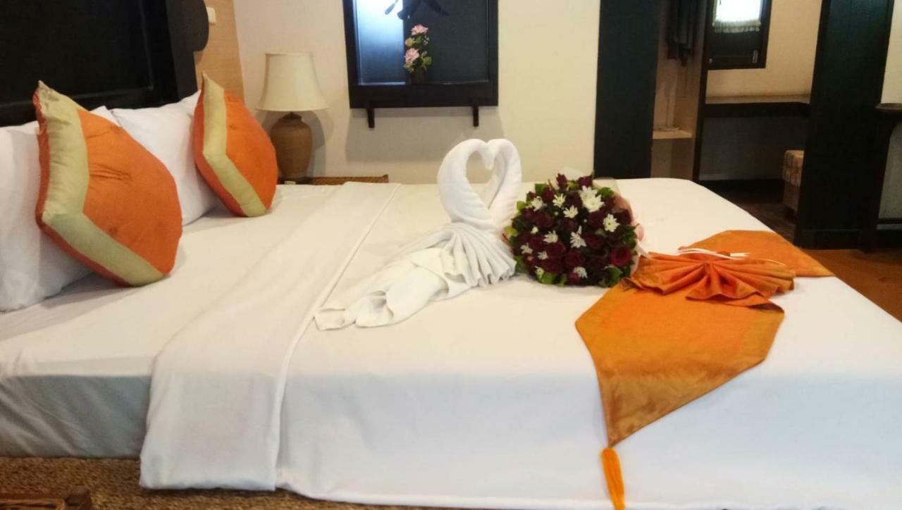 Golden Pine Beach Resort Pran Buri Esterno foto